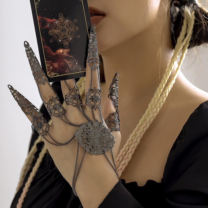 Nail Bracelet Punk Goth Dubai  - đánh giá và giá Women Accessories Dubai